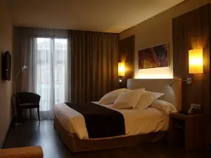 阿罗伊蓬费拉达酒店(Hotel Aroi Ponferrada)