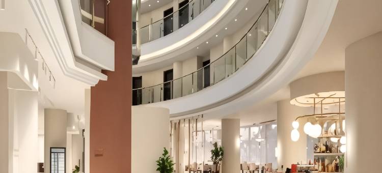 温德姆华美达布加勒斯特奥托佩尼机场酒店(Ramada by Wyndham Bucharest Otopeni Airport)图片