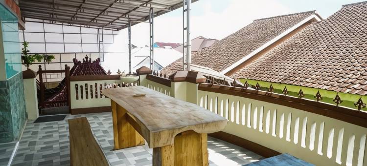 红门酒店沙利亚靠近门多罗车站沃诺索博 2(RedDoorz Syariah Near Terminal Mendolo Wonosobo 2)图片