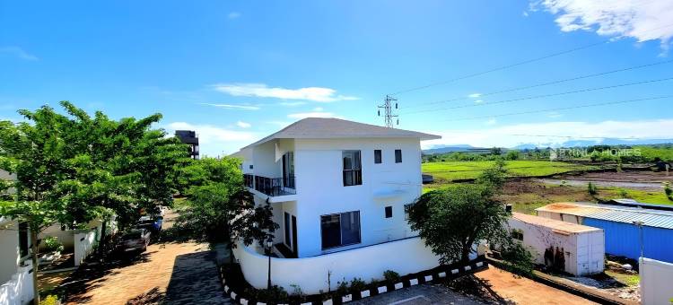 位于斯哈哈普尔的2卧室别墅-120平方米|带3个独立浴室(Spanish-inspired 2 BHK White Villa - Brinla Homes)图片