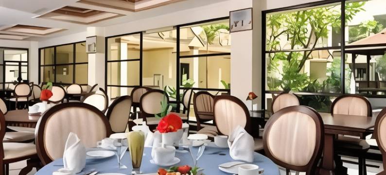 宇斯洛酒店餐厅及会议(Yusro Hotel Restaurant & Convention)图片