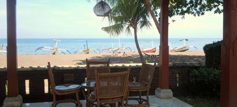 罗维纳海滩酒店(Lovina Beach Hotel)图片