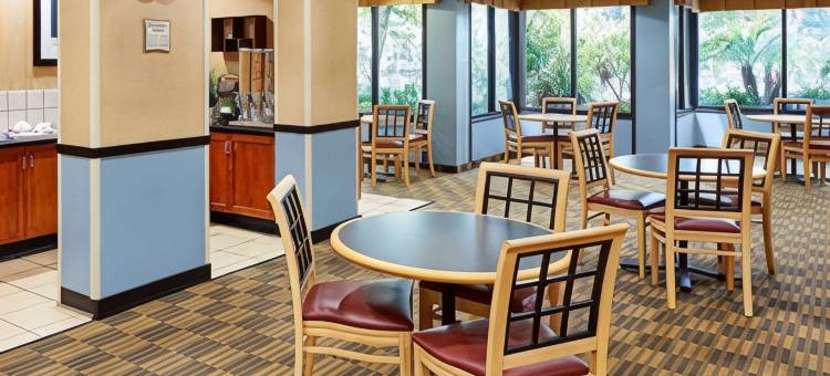 千橡市纽伯里公园拉昆塔温德姆套房酒店(La Quinta Inn & Suites by Wyndham Thousand Oaks-Newbury Park)图片
