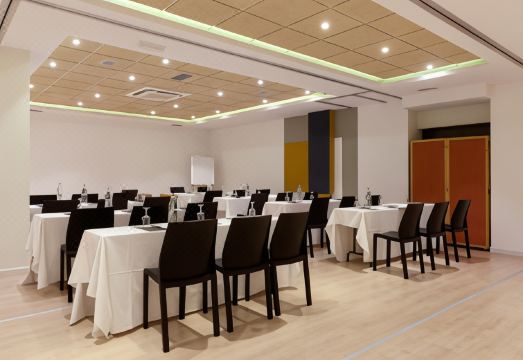 Senator Barajas Hotel Overview