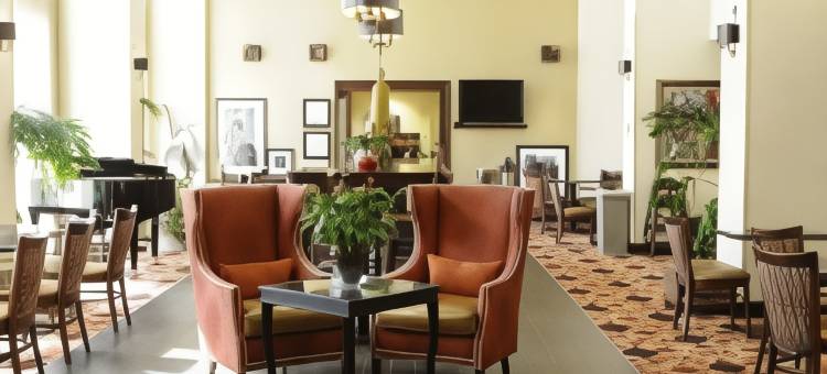 雷丁欢朋套房酒店(Hampton Inn & Suites Redding)图片