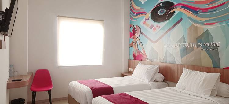 纳甘朱克前一酒店(Front One Hotel Nganjuk)图片