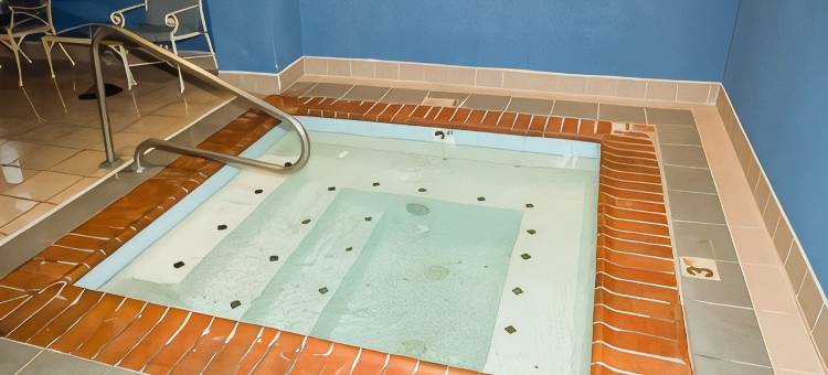 辛辛那提 I-275 凯艺套房酒店(Quality Inn & Suites Cincinnati I-275)图片