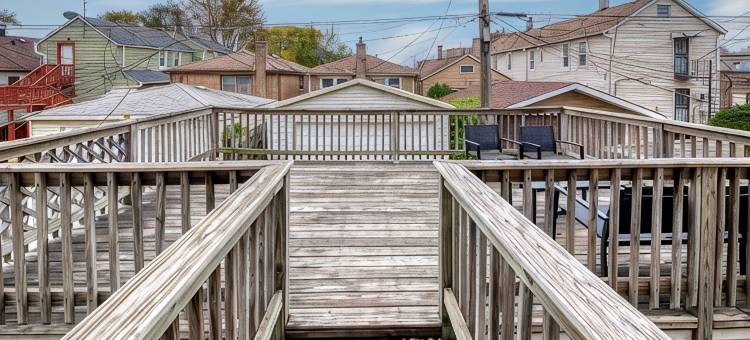 Walkable Chicago Retreat : Cozy 2Br w/ Porch : Near Transit, Dining & Stadiums图片
