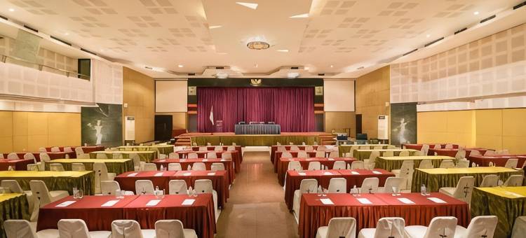 普瑞佩塔纳酒店(Puri Perdana Hotel)图片