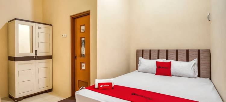 红多兹伊斯兰酒店-近布里达凯邦玫瑰公园(RedDoorz Syariah Near Kebon Rojo Park Blitar)图片