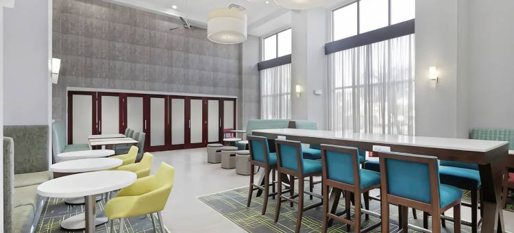 奥兰多国际大道北欢朋套房酒店(Hampton Inn & Suites Orlando-International Dr. North)图片