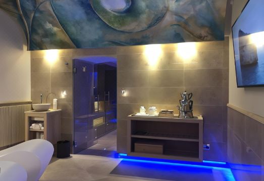 Hotel Accademia Hotel Overview