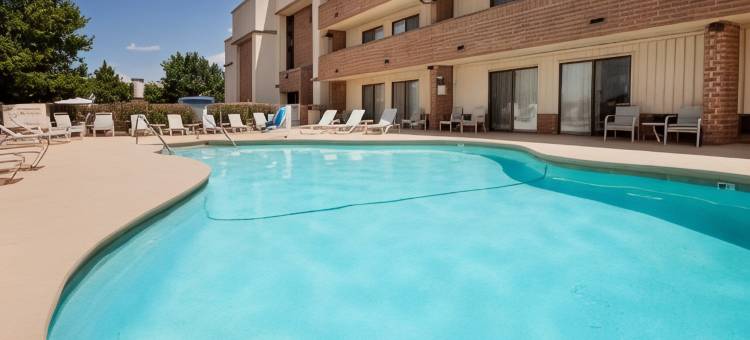 凯隆波因特酒店(Clarion Pointe OKC Airport)图片