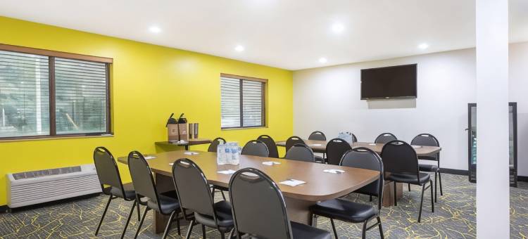 德拉菲尔德美吟温德姆酒店(AmericInn by Wyndham Delafield)图片