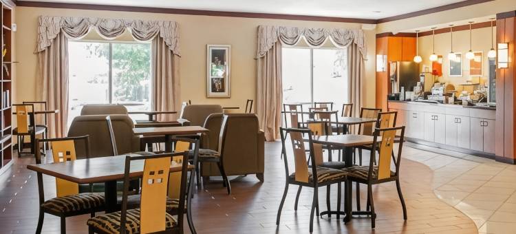 舒适套房酒店-绍斯波特(Comfort Suites Southport)图片