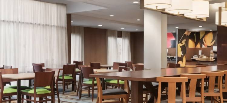 夏洛茨维尔市区-大学区万枫套房酒店(Fairfield Inn & Suites Charlottesville Downtown/University Area)图片