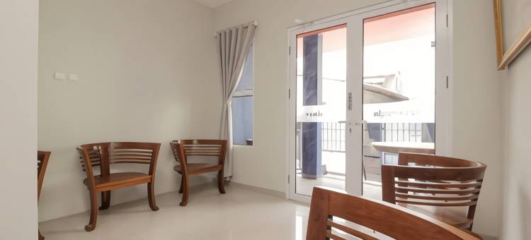 红多兹伊斯兰酒店-近勿加泗大都会购物中心(RedDoorz Syariah Near Metropolitan Mall Bekasi)图片