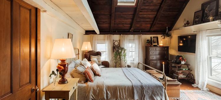 索格蒂斯占地53英亩的幽静艺术风19世纪农家乐(Secluded and Artful 1800s Farmhouse on 53 Acres, Saugerties)图片