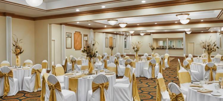 密尔沃基机场贝斯特韦斯特优质酒店及会议中心(Best Western Plus Milwaukee Airport Hotel  Conference Center)图片