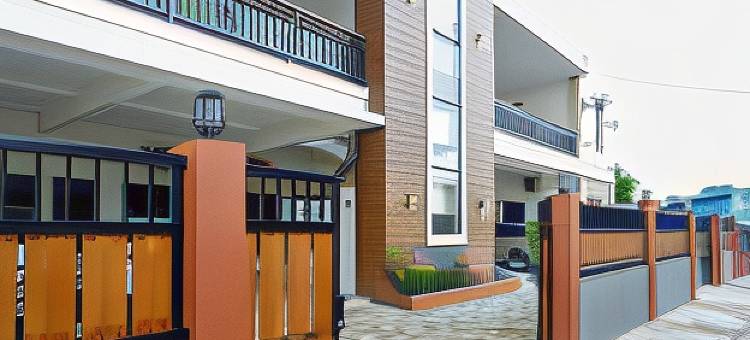 红多兹酒店-近蒂尔托纳迪2号航站楼(RedDoorz Near Terminal Tirtonadi 2)图片