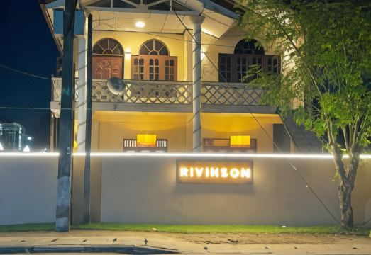 Rivinson Hotel Overview