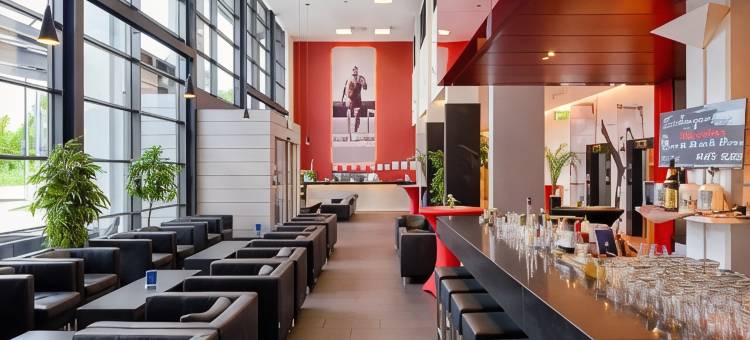 黑措根奥拉赫黑佐-巴斯诺维纳酒店(Novina Hotel Herzogenaurach Herzo-Base)图片