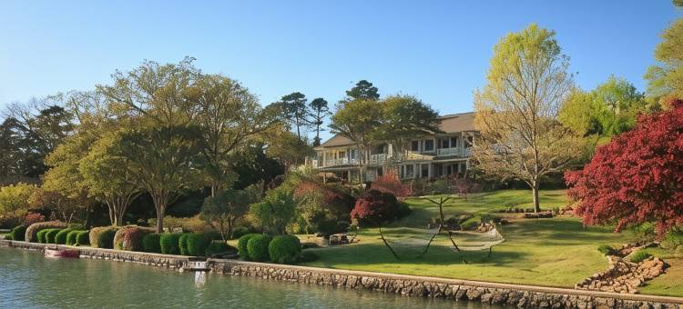 观景台湖畔旅馆(Lookout Point Lakeside Inn)图片