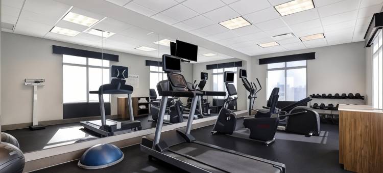 智选假日套房酒店堪萨斯城(Holiday Inn Express & Suites Kansas City KU Medical Center)图片