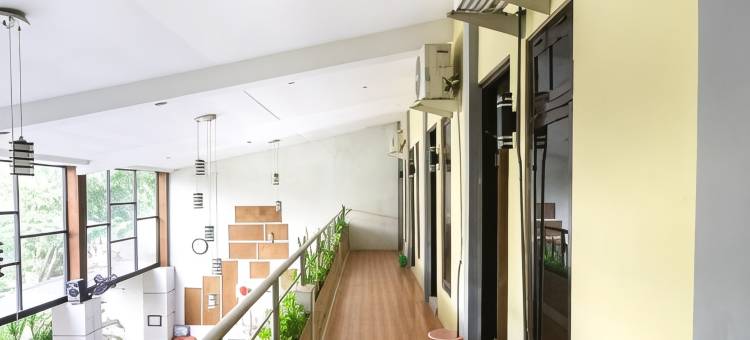 红多兹酒店@泗水苏梅内普酒店(RedDoorz @ Hotel Surabaya Sumenep)图片