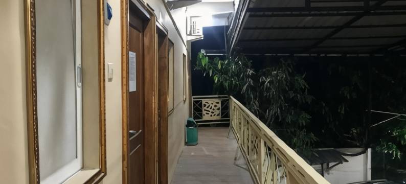 OYO 91653 哈加瓦拉蒙岸君悦伊斯兰酒店 近拉蒙岸体育中心(Grand Hagawa Syariah Near Alun Alun Lamongan RedPartner)图片