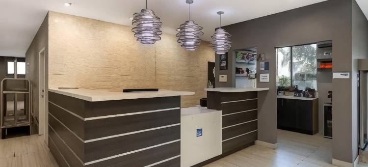 加迪纳贝斯特韦斯特优质套房酒店(Best Western Plus Gardena Inn  Suites)图片