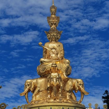 成都+峨眉山+三星堆博物馆+都江堰景区5日4晚私家团