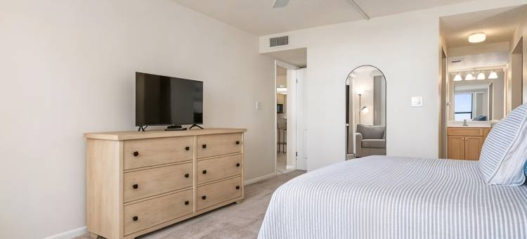 Siesta Key 海滩新装修的绝佳两卧室海滨公寓，带景观(Spectacular 2B Condo on Siesta Key Beach!)图片