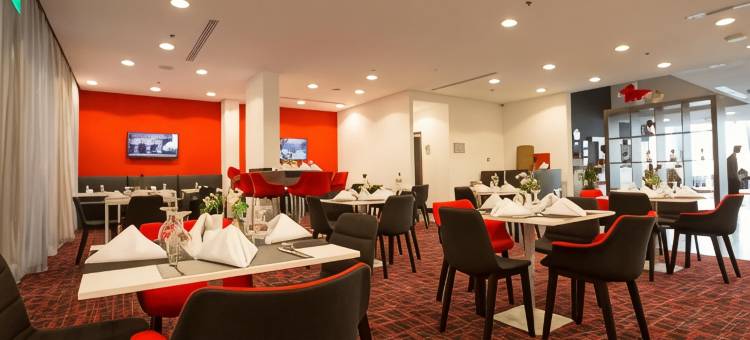 阿尔科巴尔奥拉雅温德姆华美达安可酒店(Ramada Encore by Wyndham Al Khobar Olaya)图片