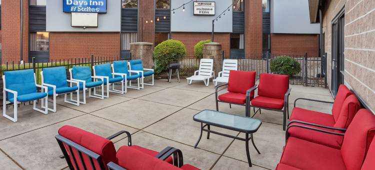 西北印第安纳波利斯戴斯套房酒店(Days Inn & Suites by Wyndham Northwest Indianapolis)图片