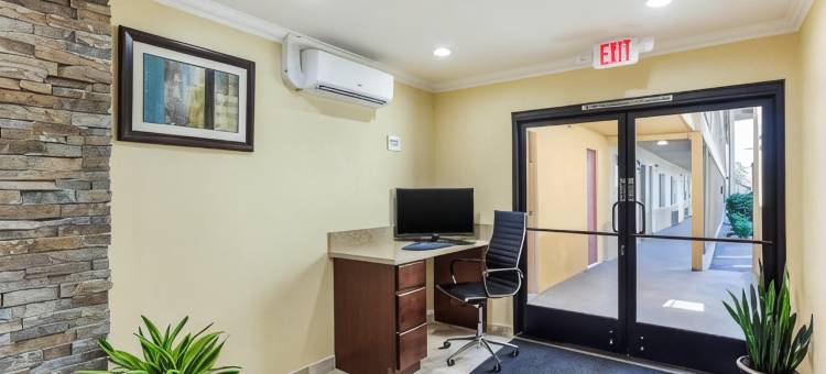 埃斯孔迪多市中心品质酒店(Quality Inn Escondido San Diego North County)图片