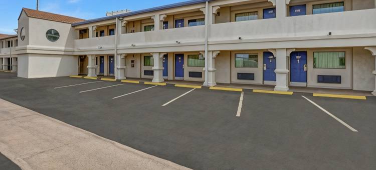 新墨西哥克罗维斯 6 号汽车旅馆(Motel 6 Clovis, NM)图片