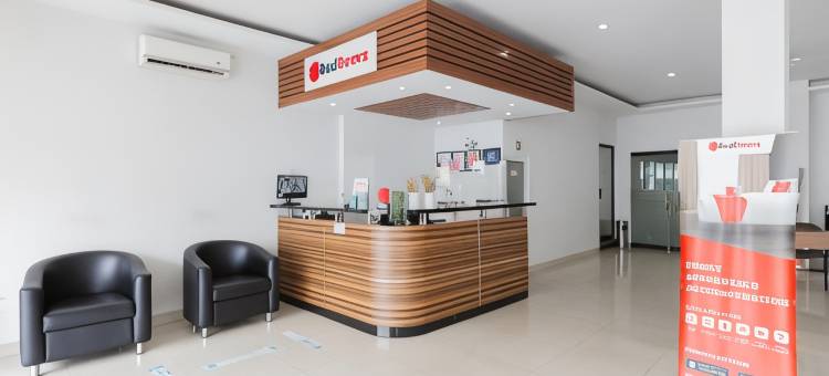 红多兹普拉斯酒店-近贾巴贝卡生活广场(RedDoorz Plus Near Living Plaza Jababeka)图片