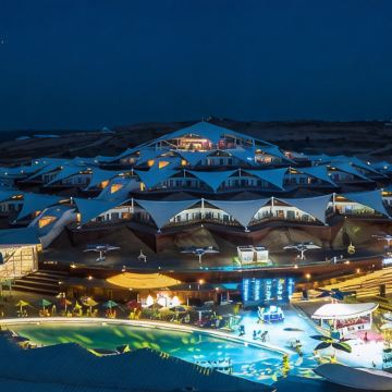 呼和浩特+响沙湾+辉腾锡勒草原+乌兰哈达火山地质公园5日4晚私家团