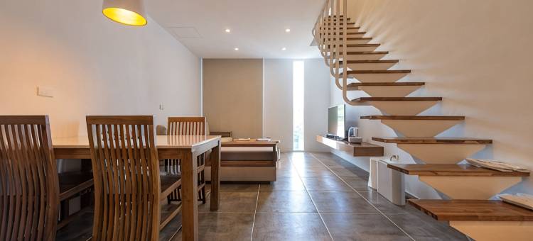 垦丁后面有湾图片