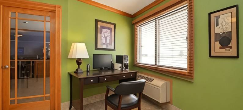 格林内尔凯艺套房酒店 - 近大学(Quality Inn & Suites Grinnell Near University)图片