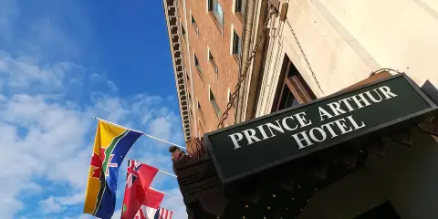 亞瑟王子海濱套房酒店