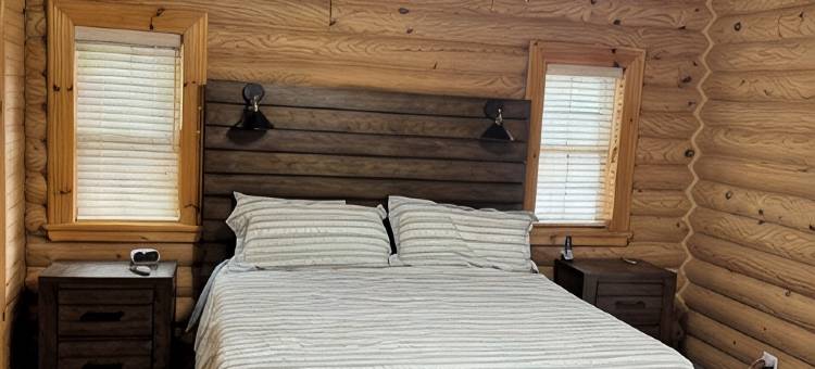 基勒湖畔-5卧室温馨木屋，适合惬意度假(Welcoming log cabin on Keeler Lake - 5 bedrooms for a cozy getaway)图片
