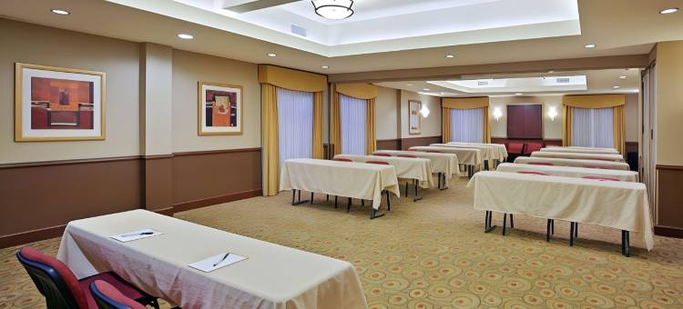 奥拉西拉昆塔温德姆套房酒店(La Quinta Inn & Suites by Wyndham Olathe)图片