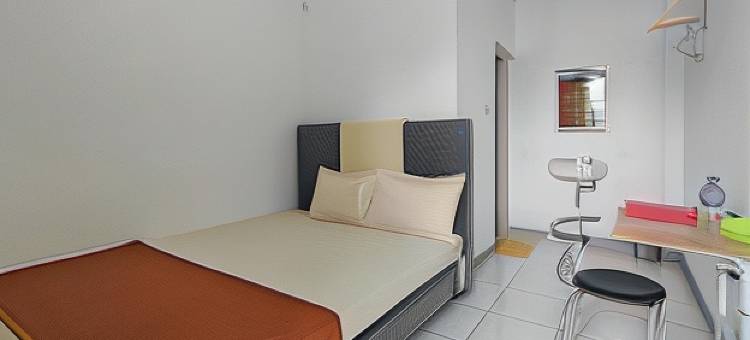 怀卡布巴克米特拉谢金娜寄宿家庭旅馆及咖啡馆 RedDoorz(Shekinah Homestay & Cafe Waikabubak RedPartner)图片