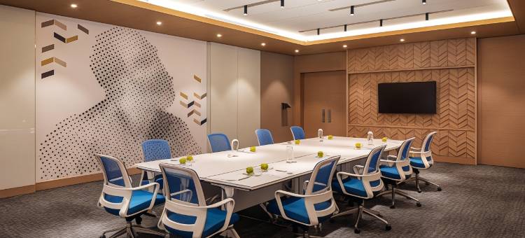 迪拜科学园假日酒店及套房(Holiday Inn & Suites Dubai Science Park)图片