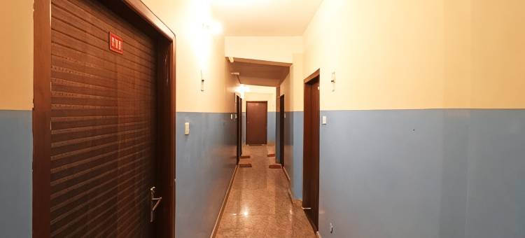 OYO 4979 普拉布哈皇宫小屋(Super Hotel O Prabha Palace Lodge)图片