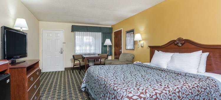 华纳罗宾斯戴斯套房酒店-近罗宾斯空军基地(Days Inn & Suites by Wyndham Warner Robins Near Robins AFB)图片