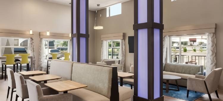 Days Inn & Suites by Wyndham Bowling Green图片