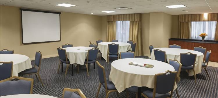 智选假日套房酒店水牛机场(Holiday Inn Express & Suites Buffalo-Airport)图片